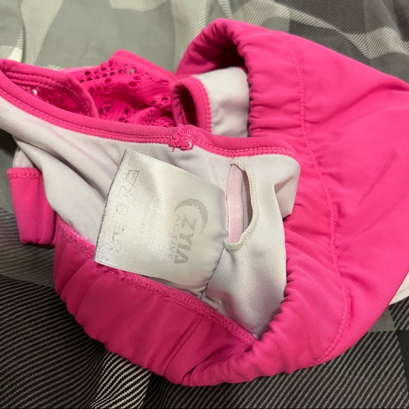 ZYIA Pink Bomber Bra - Picture 2 of 5